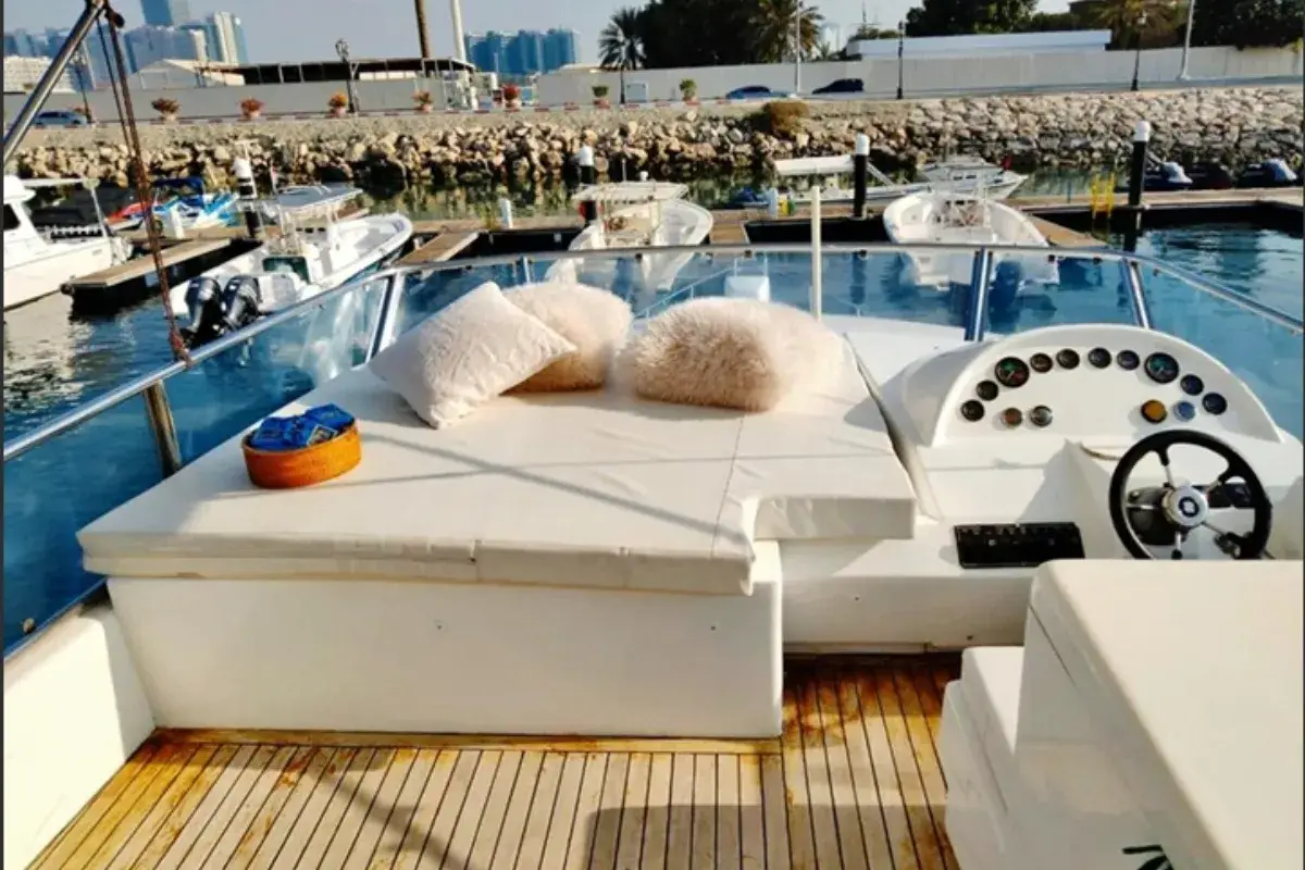55 Ft Luxury Yacht — photo 3
