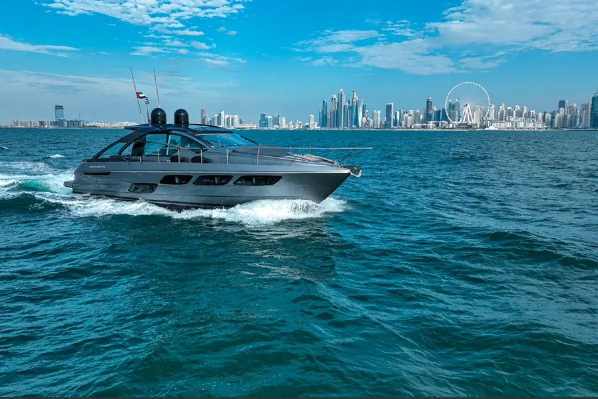 F1 yacht charter at Yas Marina, Abu Dhabi — Pershing 5X yacht